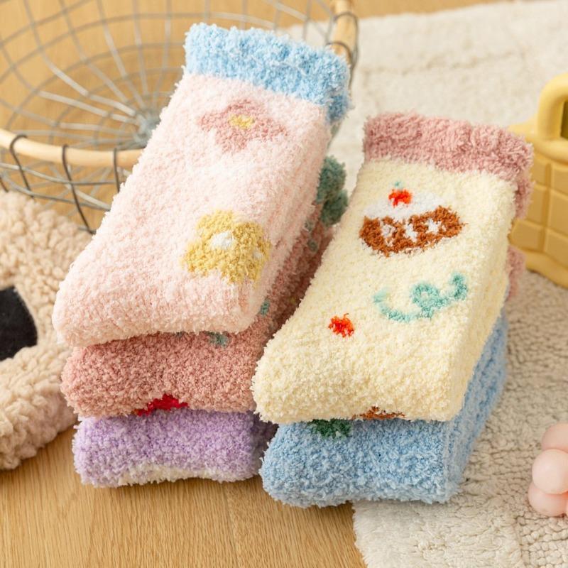Autumn and Winter Coral Fleece Socks, Women's Small Flower Fruit Thickened Warm Socks, Women's Home Floor Socks, Postpartum Mid-calf Socks