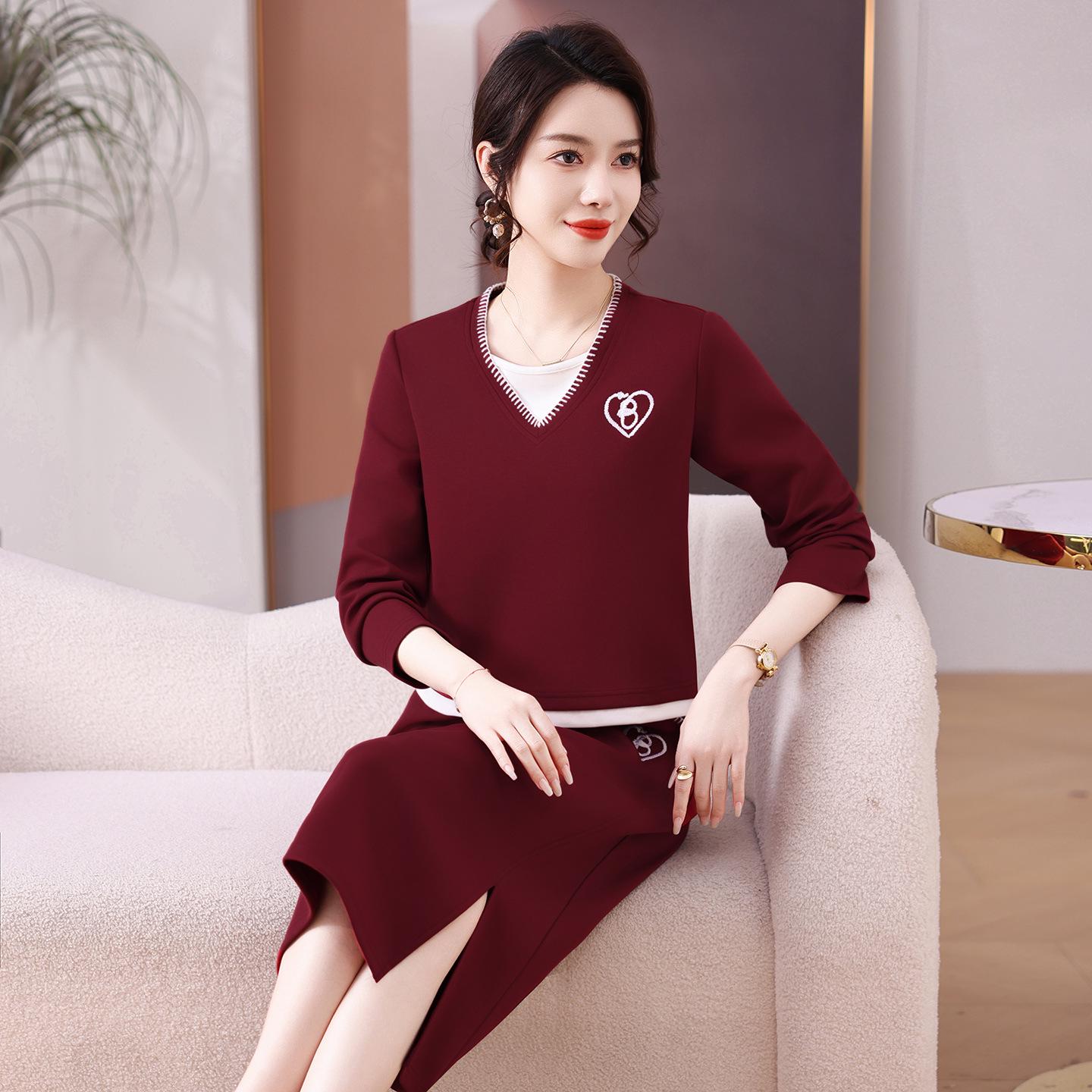 

Women s Cotton Two-Piece Skirt Set - 2026 Spring Fashion for Stylish Middle-Aged Moms 3XL (for 130-140 jin) бордовий
