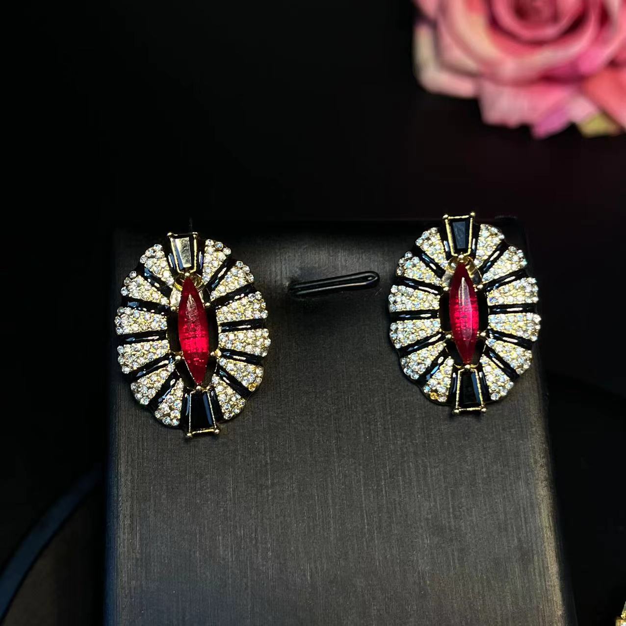 Medieval Vintage Earrings With A Palace Style Heavy Industry Temperament Western Luxurious Studded