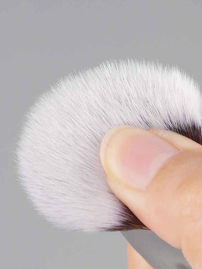 Wooden Handle Foundation Makeup Brush Contouring Blush for Women Professional Cosmetics Powder Facial Brush for Daily and