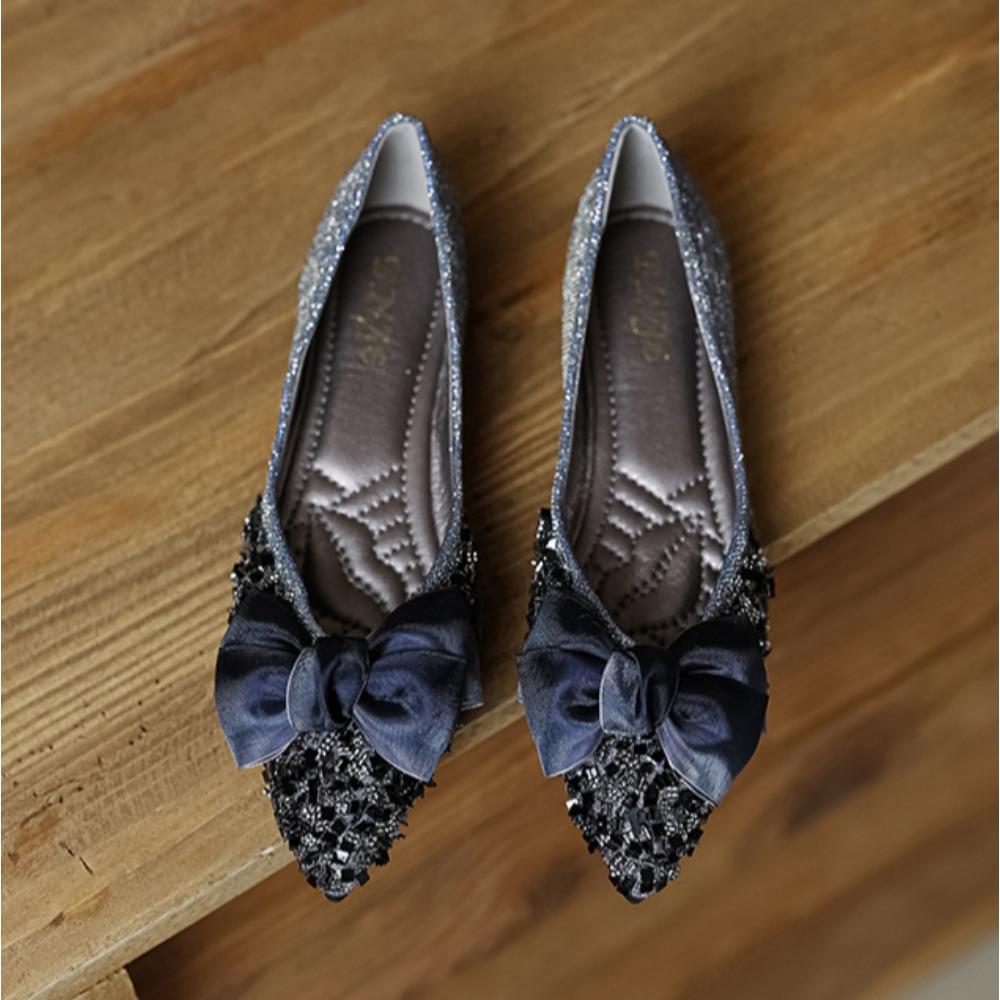 Fashion Sharp Pointed Flat Shoes for Women 2025 New Silk and Satin Rhinestone Scoop Shoes Women Soft Sole Shallow Mouth Large Size Pumps