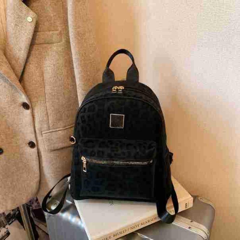 

Retro light luxury leopard print backpack lightweight niche versatile largecapacity backpack women s travel commuter bag