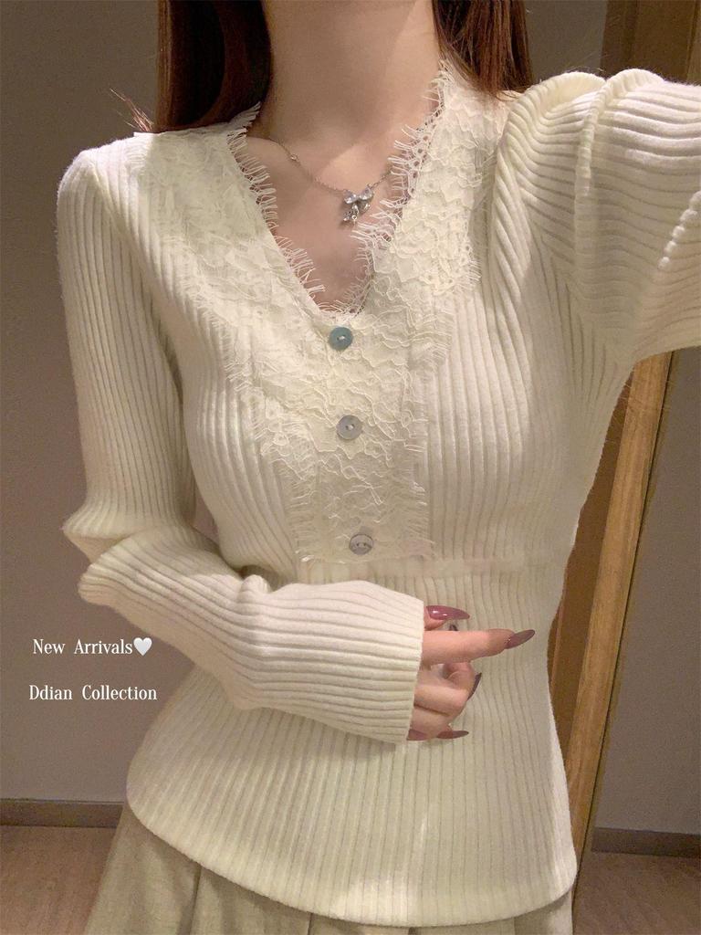 2026 Autumn Women's French Lace Knit Sweater: Elegant Layered Design