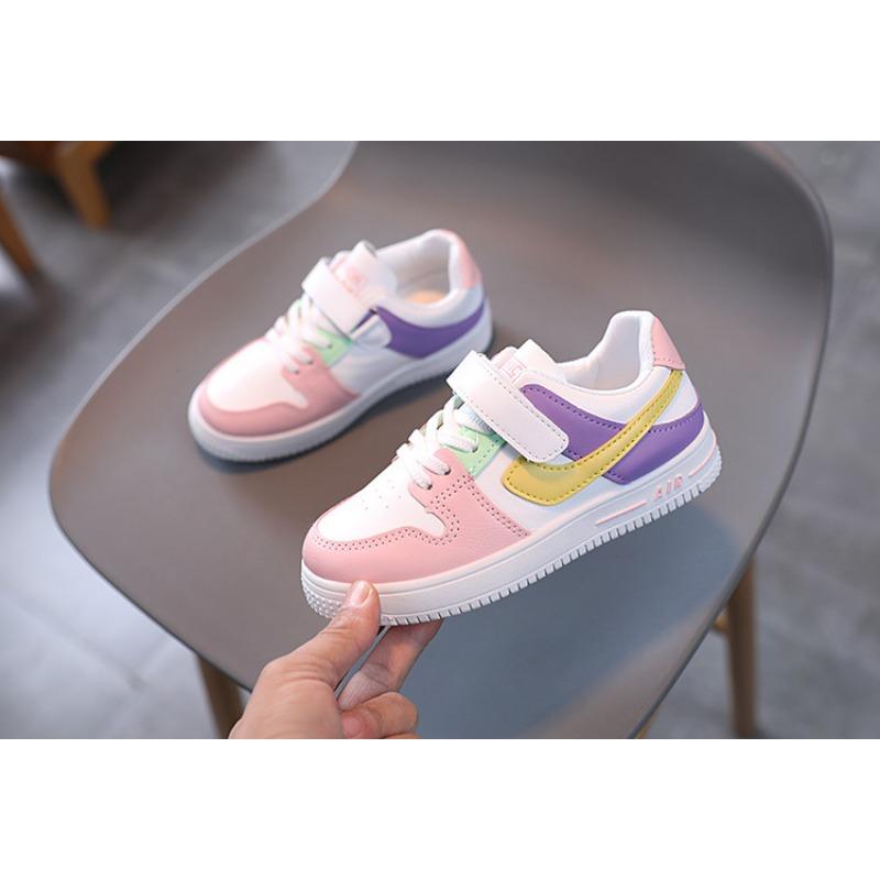 Koreanischer schlichter Stil Frühling und Herbst neue Kindersportschuhe Spleißfarbe Mode Board Schuhe weiche Sohle rutschfest Trendschuhe
