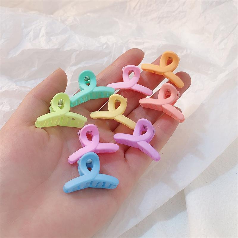 Frosted Butterfly Hairpin: Small Shark Clip for Half-Tied Hairstyles