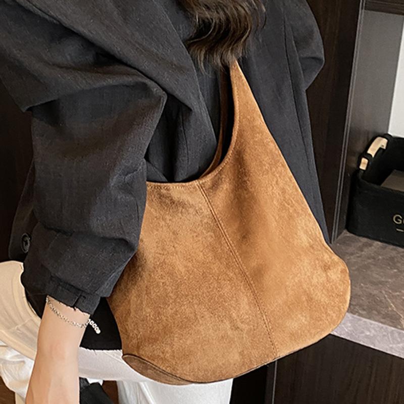 Large capacity shoulder tote bag women's 2025 summer new retro matte casual commuter messenger high value bag