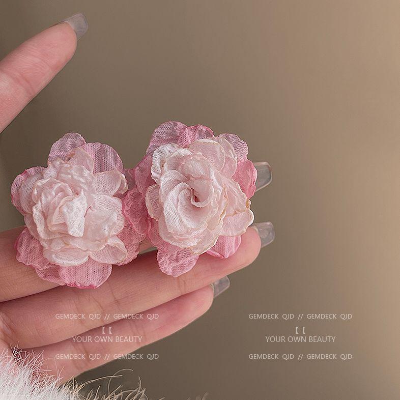 

2025 Новые Стильные Клипсы-Серьги с Цветами для Женщин - Летний Нишевый Дизайн, Высококлассные Украшения для Ушей без Прокола