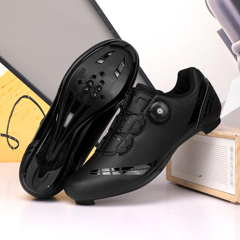 Aufgeschlossene Ganzjahres-Mountainbike-Schuhe - Unisex, Atmungsaktiv, Harte Sohle