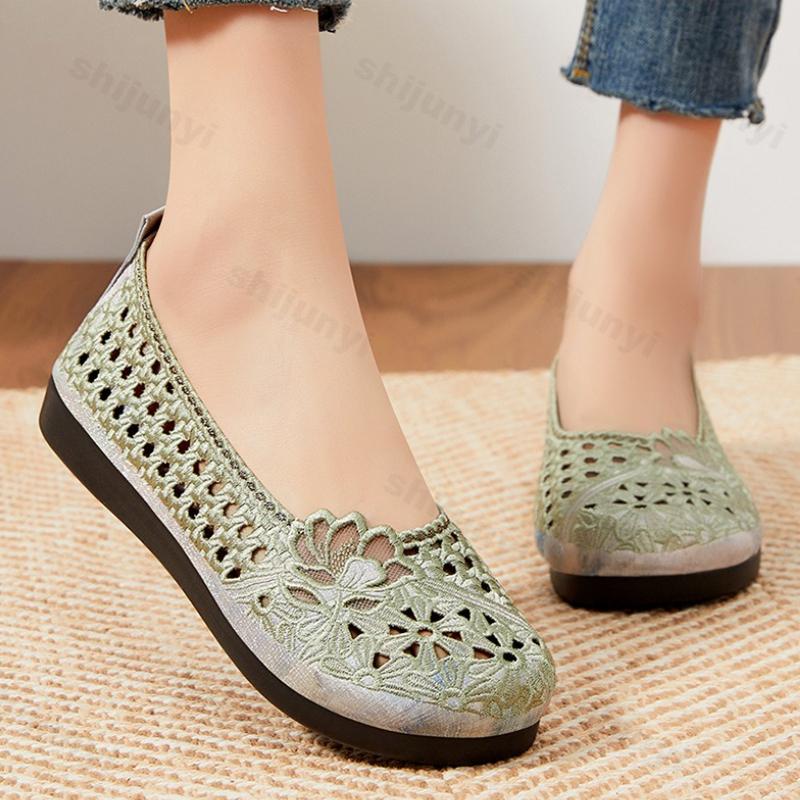 Fashion Breathable Women's Mesh Shoes Summer New Round Toe Fashion Lightweight Comfortable Casual Shoes Soft Sole Outdoor Non Slip Flats