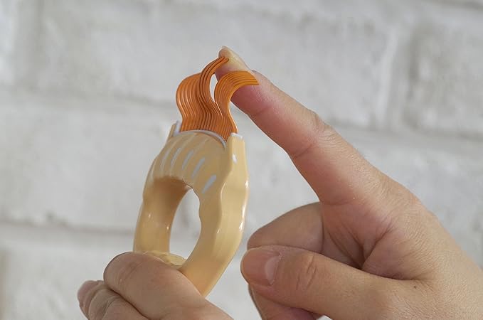 Genuine Diatribe Pillow suitable for and Includes Felvita cat stickers and three etiquette Comb(R) E3, long-haired, curly-haired dogs, cats, rabbits.