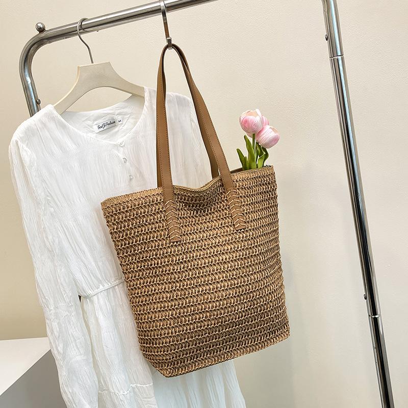 

Летняя плетеная сумка из соломы большой вместимости женская 2025 новая в иностранном стиле для поездок на работу сумка через плечо пляжная плетеная сумка-тоут хаки