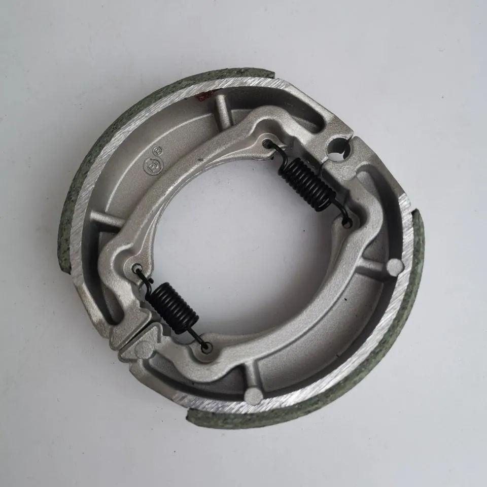 Motorcycle Rear Brake Shoes for Haojue Suzuki Qingqi Lifan Jincheng AX100 A100 HJ100 JC100 Bajaj BOXER100 TVS STAR100 Brake Pads