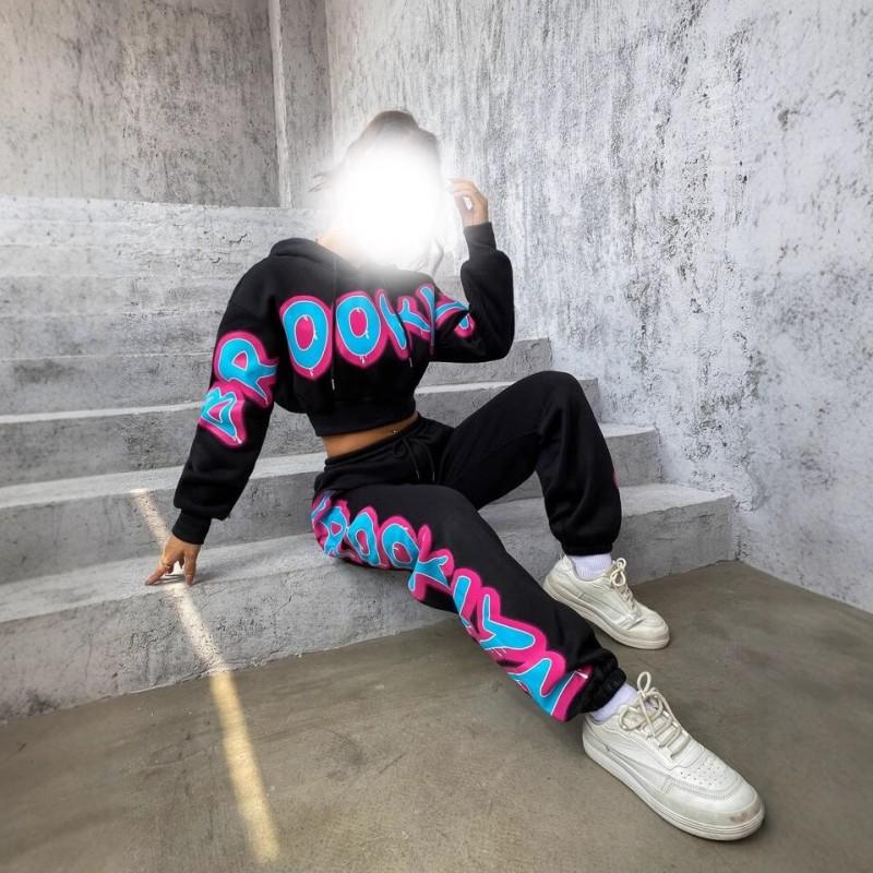 Completo Streetwear da Donna con Felpa Corta e Pantaloni Jogger con Stampa a Lettere Outfit Casual a Manica Lunga Autunno