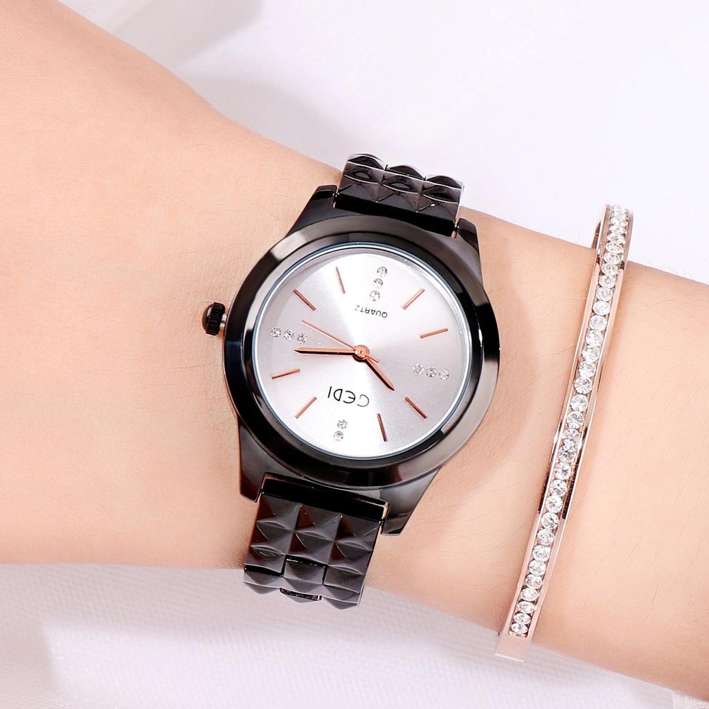 Retro High-Value Watch Women'S Light Luxury Rhinestone Dial Waterproof Quartz Watch