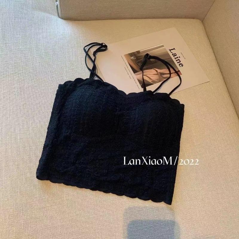 Tílko s odhalenými zády ve francouzském stylu