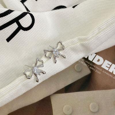 Sweet Hollow Bow Earrings with Small Rice Grain Diamond Earrings with Versatile Korean Style