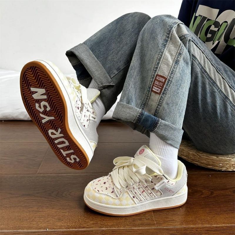 Original Cranberry Color Matching Platform Bread Shoes Female Cute Versatile Casual Board Shoes New Little White Shoes