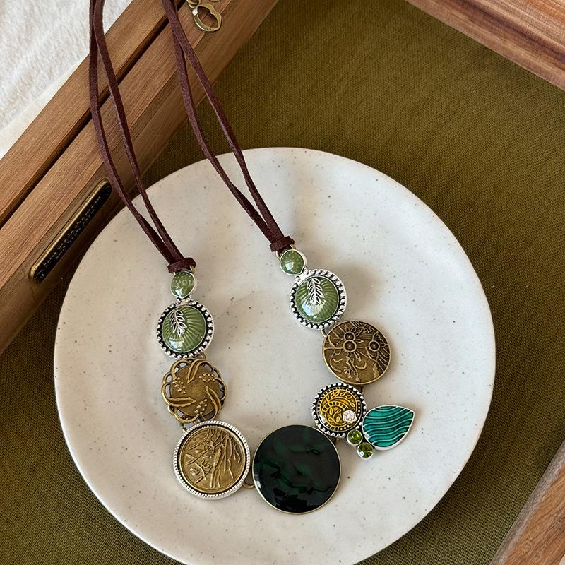 Retro Ceramic Glazed Stone Heart Pendant Necklace - Elegant Fashion for Women