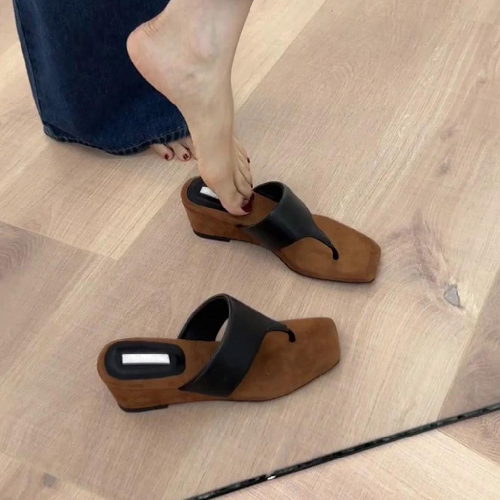 Keep version~ Thick-soled heightening flip-flops, retro minimalist square toe cool slippers, women's slope heel beach shoes