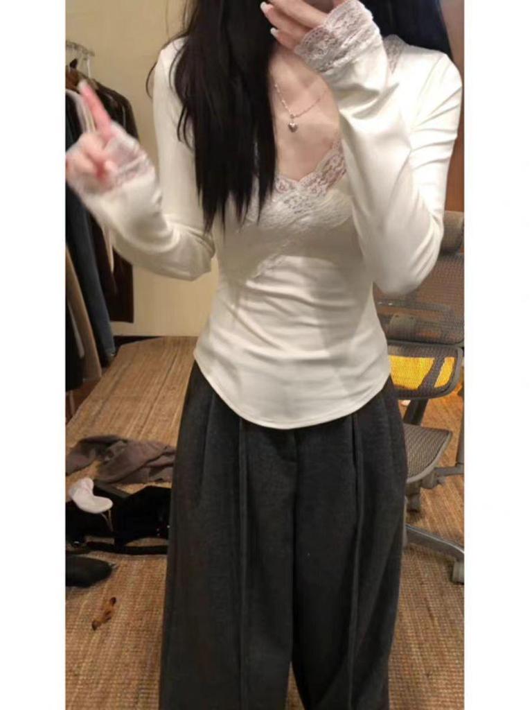 French Lace Trim Velvet V-Neck Shirt: Slim Fit, Long Sleeve Women's Korean Style Top for Autumn/Winter