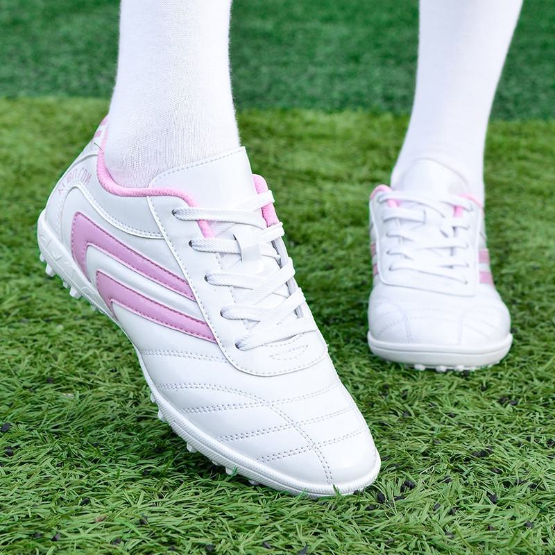 Kinder Fußballschuhe: Koreanische Spikeschuhe für Mädchen und Jungen, rosa Spikedesign für Training und Spiele.
