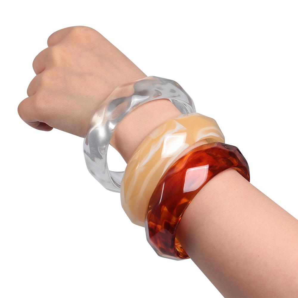 New Colorful Clear Irregular Round Acrylic Wide Bangle for Women Statement Resin Chunky Stackable Bracelets Couple Jewelry Gift