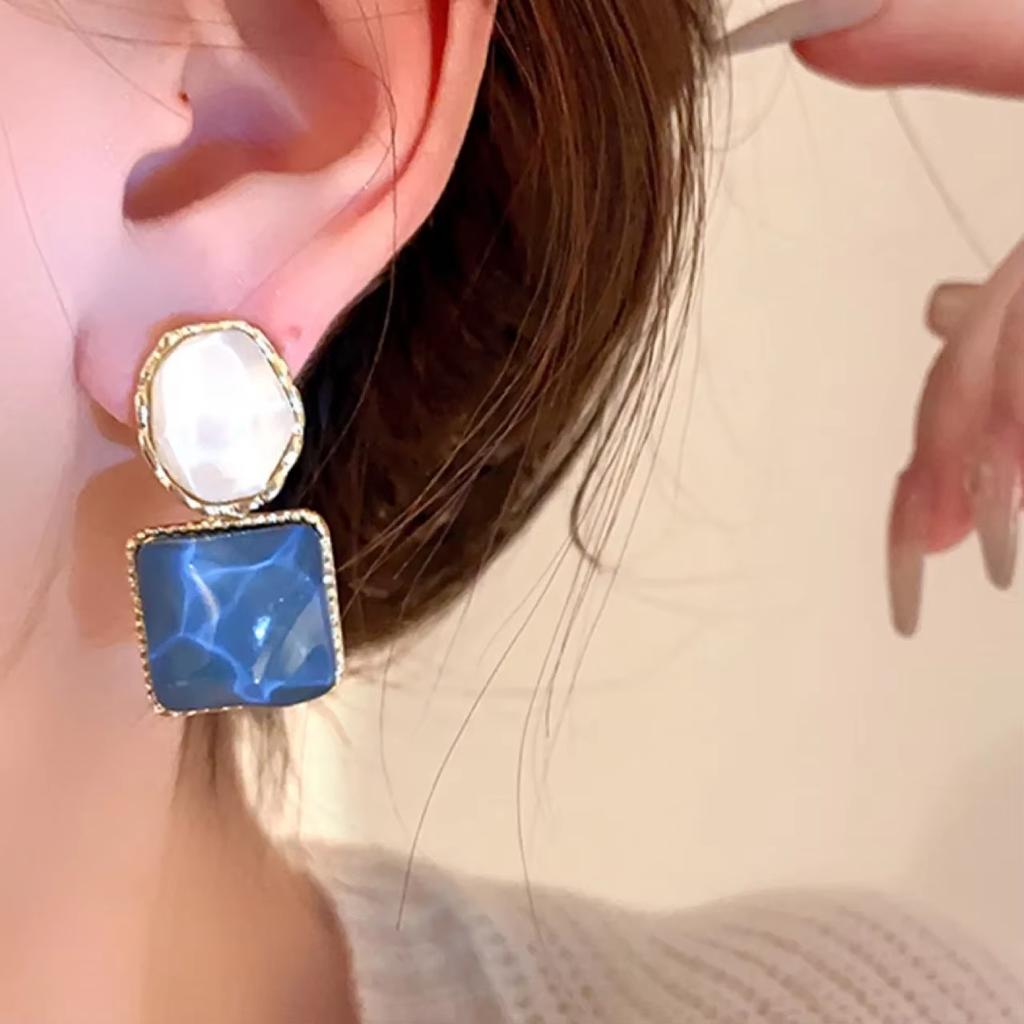 Asymmetrische vierkante oorbellen met waterrimpels voor dames, nieuw uniek ontwerp, lichtgewicht luxe oorbellen, modieuze sieraden en accessoires.