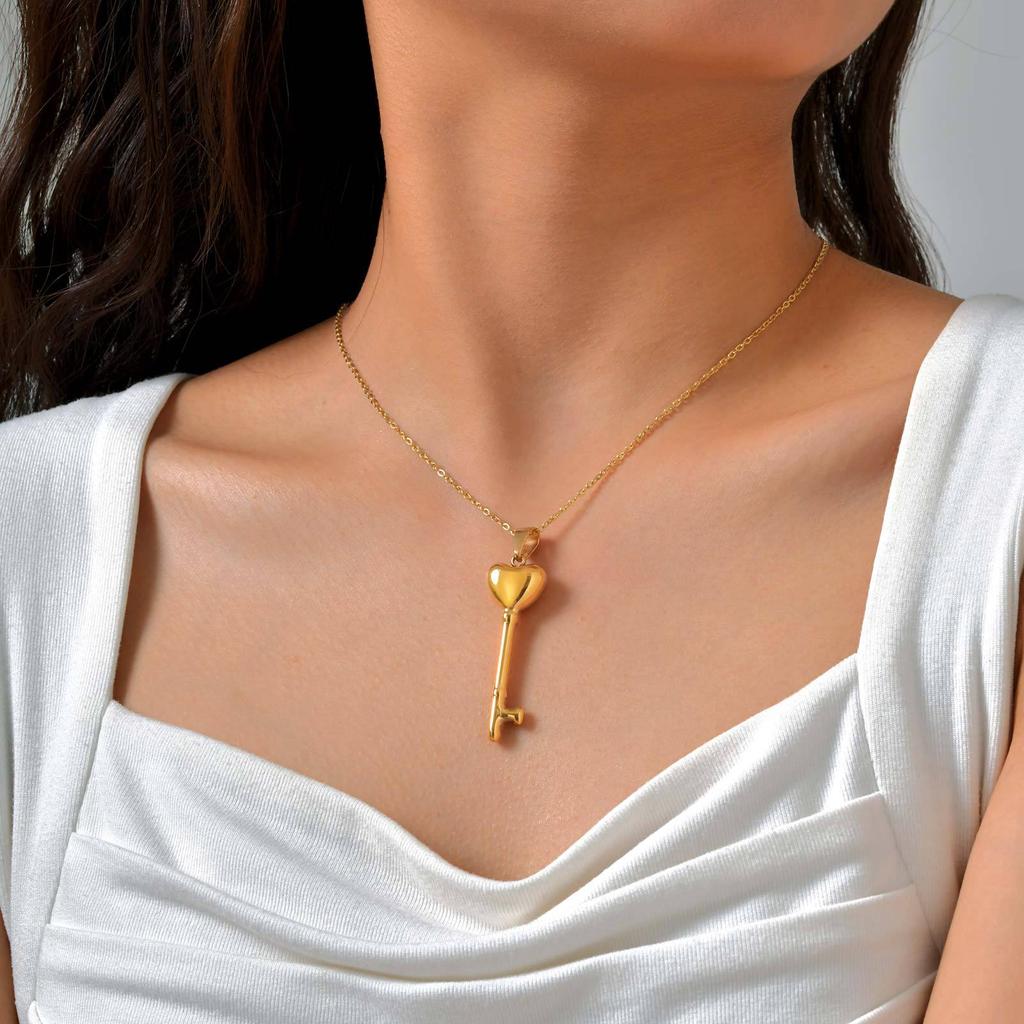 Stainless Steel Hollow Key Pendant Gold Necklace Women'S Fashion Accessories