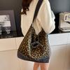 Autumn New 2025 Trendy Fashion Women's Large-capacity Shoulder Bag Casual Texture Niche Personalized Tote Bag