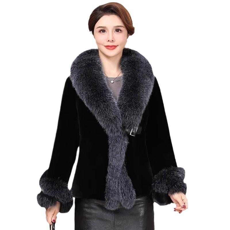 Middle-aged and old women's clothing autumn and winter noble fur clothes new fifty-something-year-old foreign style autumn and winter fur integrated
