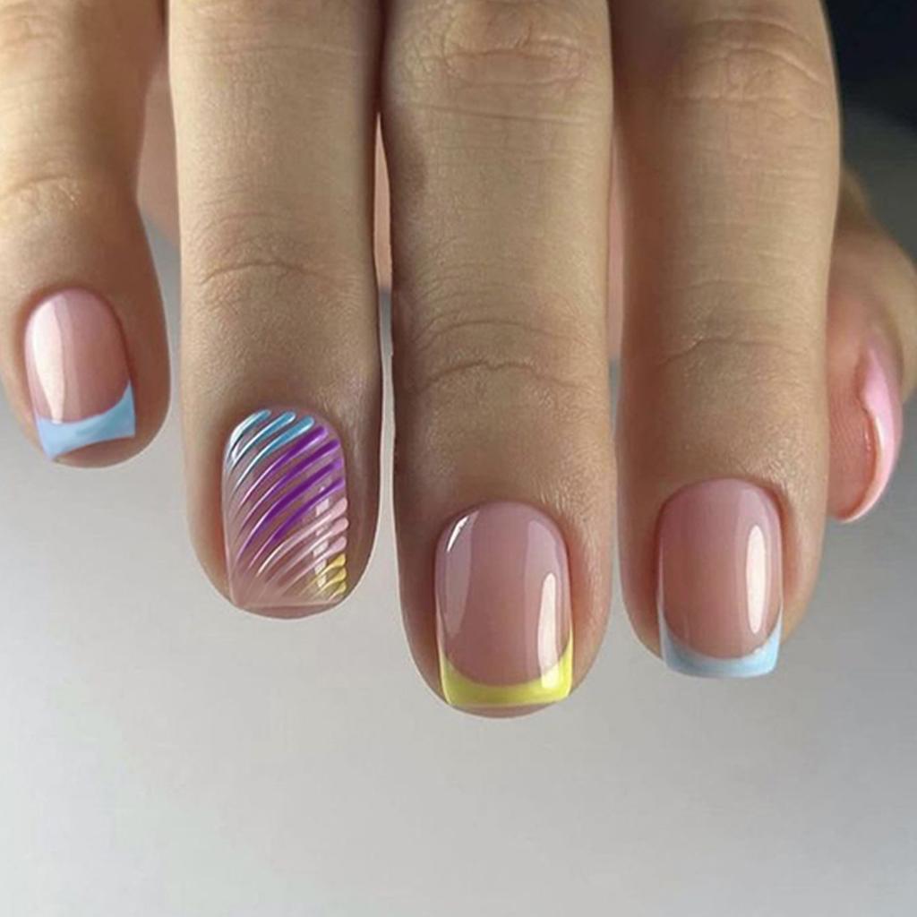 24 SZT. Francuskie Nude Krótkie Paznokcie na Klej Narzędzie do Manicure Noszone Pełne Pokrycie Końcówki Paznokci Akrylowe Końcówki Paznokci Noszone Sztuczne Paznokcie