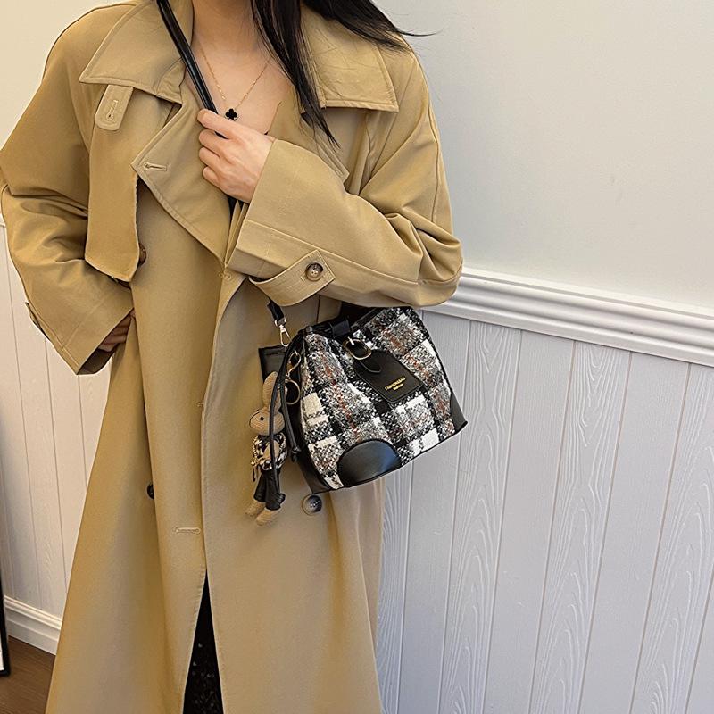Trendy 2023 Women's Versatile Retro Crossbody Bucket Bag