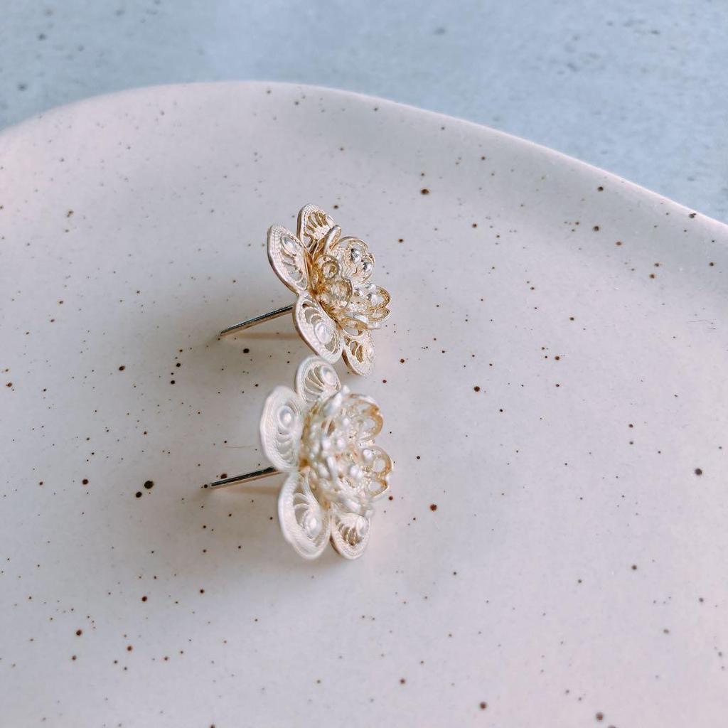 Used Filigree flower design earrings without catch