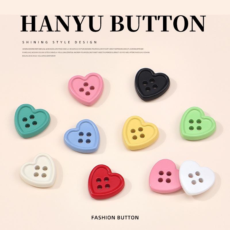 New Cute Four-Hole Heart Shaped Plastic Buttons for DIY Children's Clothing & Decoration