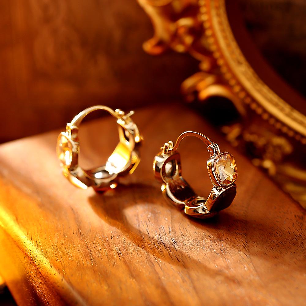 Mauve Coffee-Colored Earrings: Exquisite Retro Style for Autumn & Winter.
