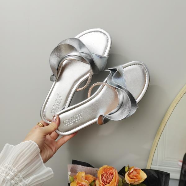 Fashion Shoes Women Ladies' Slippers Beige Heeled Sandals Low Shale Female Beach Glitter Slides Soft Flat Black Sabot Jelly Crystal Rub