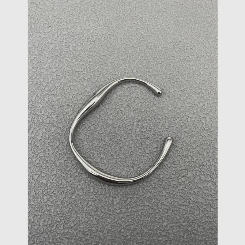 Gagge Titanium Steel Cold-Style Plain Ring Bracelet - High-End Simple Fashion Accessory for Women