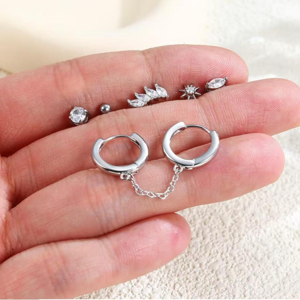 Trendy Gold Ear Cuff Set: Simple & Personalized Pendant Earrings for Women - Perfect for Parties & Travel