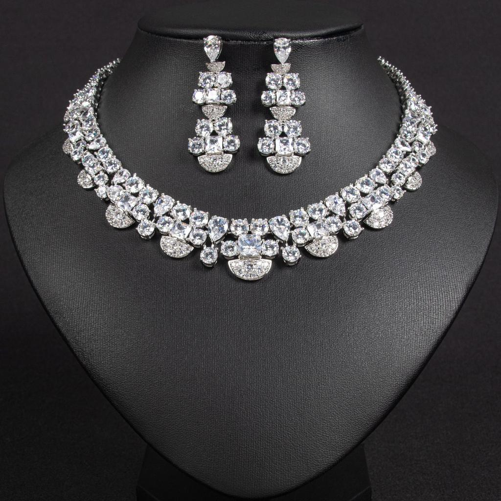 Women's Light Luxury Design Geometric Zircon Pendant Necklace Earring Set Fashionable And Versatile Niche Design Sense Set
