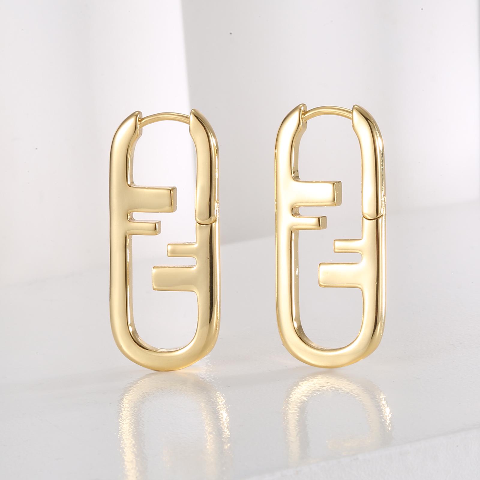 

Элегантные ретро-серьги-клипсы с бриллиантами: Шикарный холодный стиль, уникальный дизайн для женщин