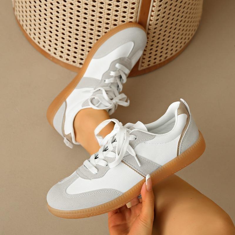 

Fashion Female Shoes on Sale 2025 Lace Up Women s Vulcanize Shoes Outdoor Flat with Plus Size Sneakers Versatile Ladies Casual Shoes 35
