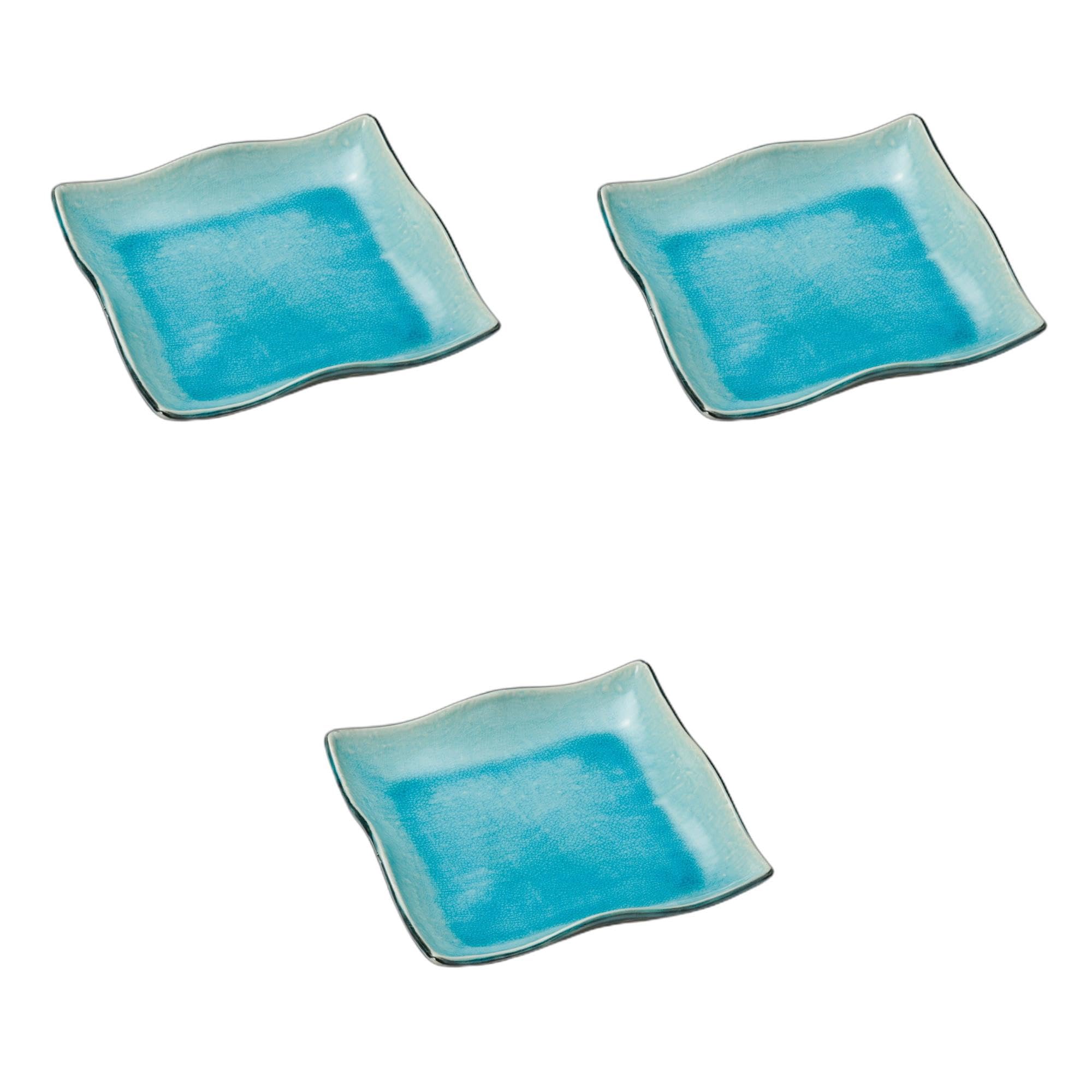 

Набор из 3 квадратных тарелок небесно-голубого цвета. Керамические квадратные тарелки от Setomonohonpo (большой) [24x24см]