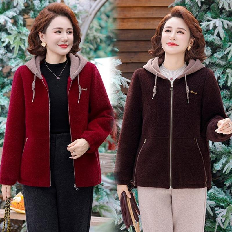 High-end middle-aged and elderly women's velvet thickened mink jacket winter new fashion mother casual hooded coat looks thin