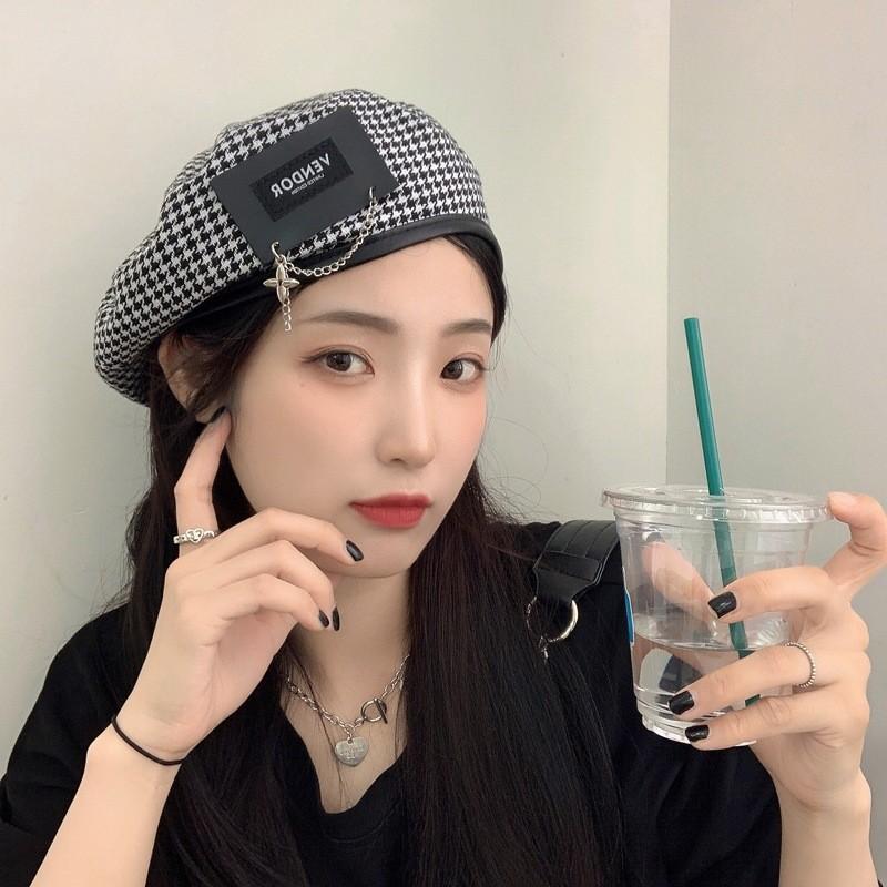 Stylish Houndstooth Japanese Beret Hat For Women With Unique Metal Patch