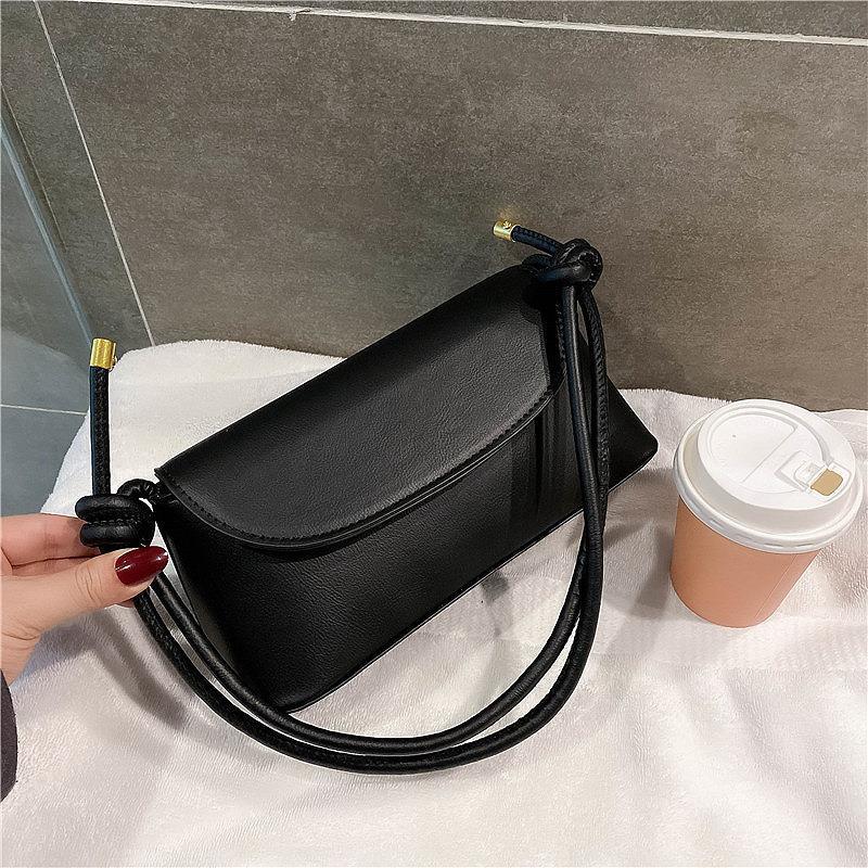 Small Retro Celebrity Internet Bag for Women  Elegant Crossbody Bag  One Shoulder Bag  New Fashion
