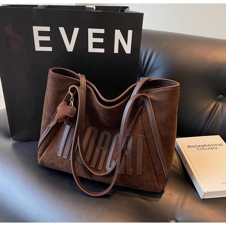 Autumn and Winter Retro Large-capacity Bag Women's 2024 New Fashion Commuter Shoulder Bag Suede Matte Tote Bag