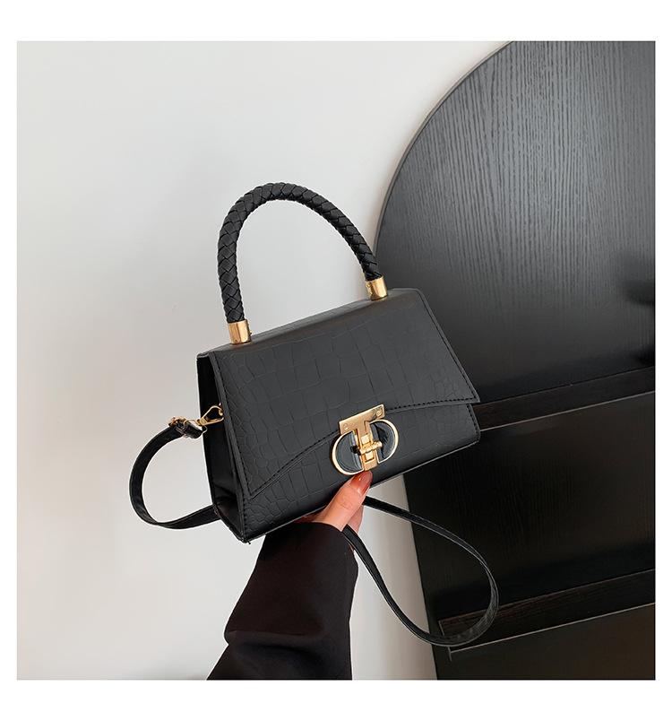 

Корейская модная сумка из искусственной кожи 2024 года, новая женская сумка с индивидуальным рисунком под крокодила, сумка через плечо, простая ретро-сумка высокого качества чёрный