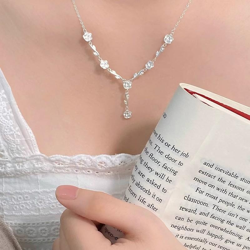 

Ожерелье в стиле ретро с цветущей розой, женское, легкое, роскошное, нежное, новогоднее, универсальное, позолоченное, на ключицу, цепочка