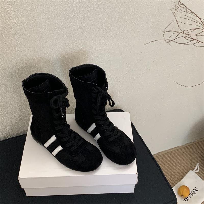 2025 retro boxing boots women's outdoor flat-bottomed medium tube Martin boots casual training shoes autumn handsome strap short boots