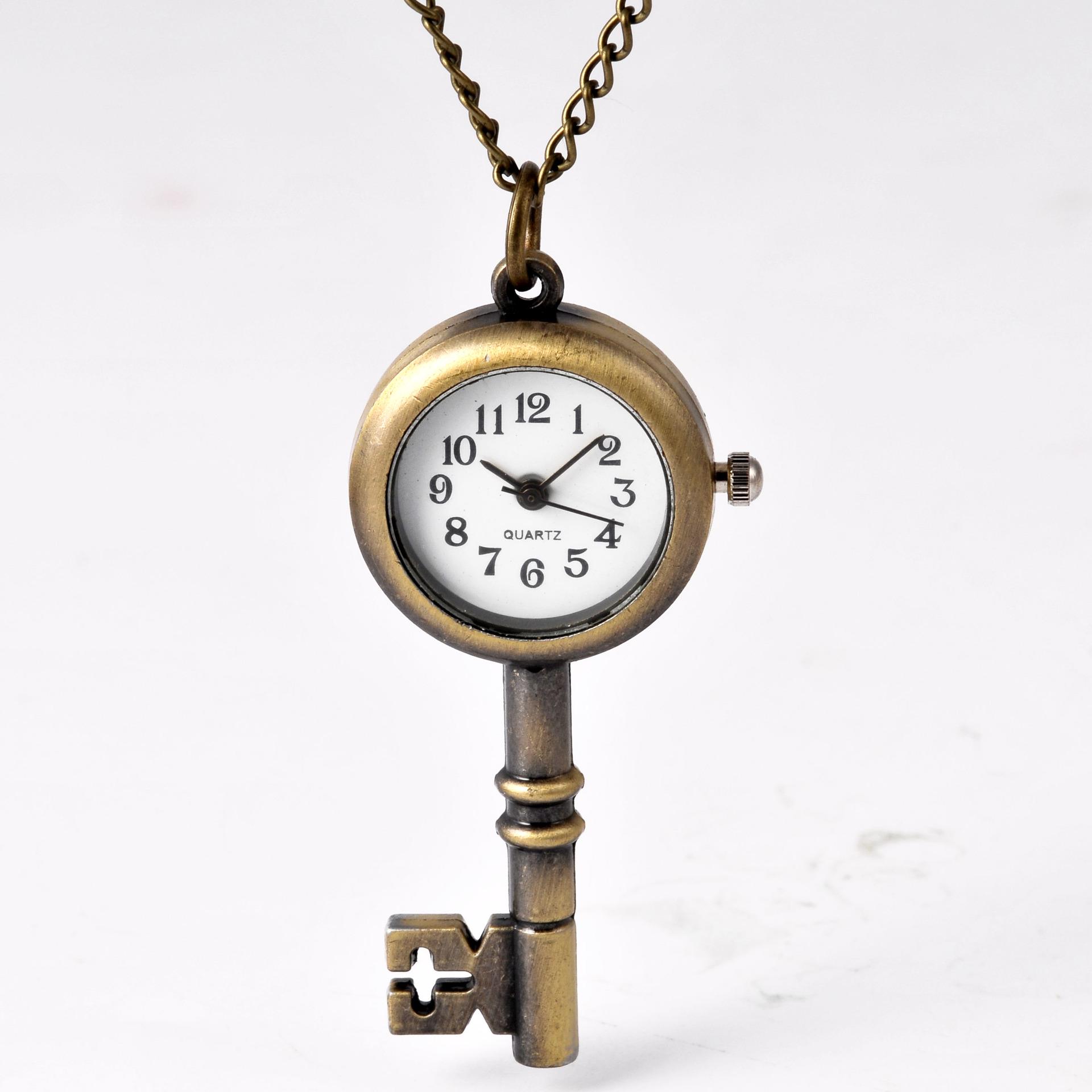 

Маленькие карманные часы в стиле бронзового ключа